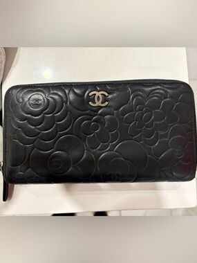 CHANEL Black Camellia Quilted Zip-Around Card Holder